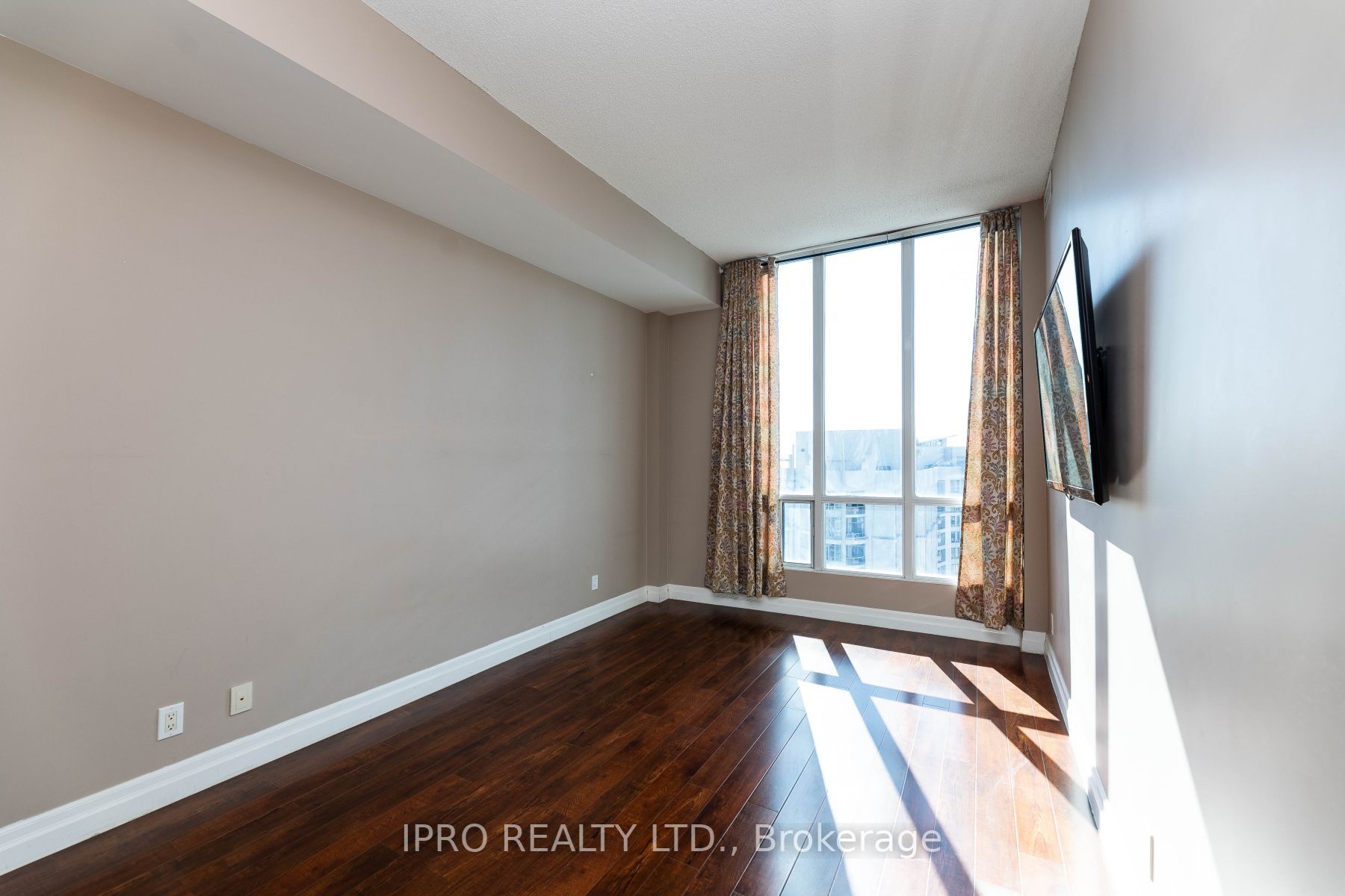 3939 Duke Of York Blvd, #3207