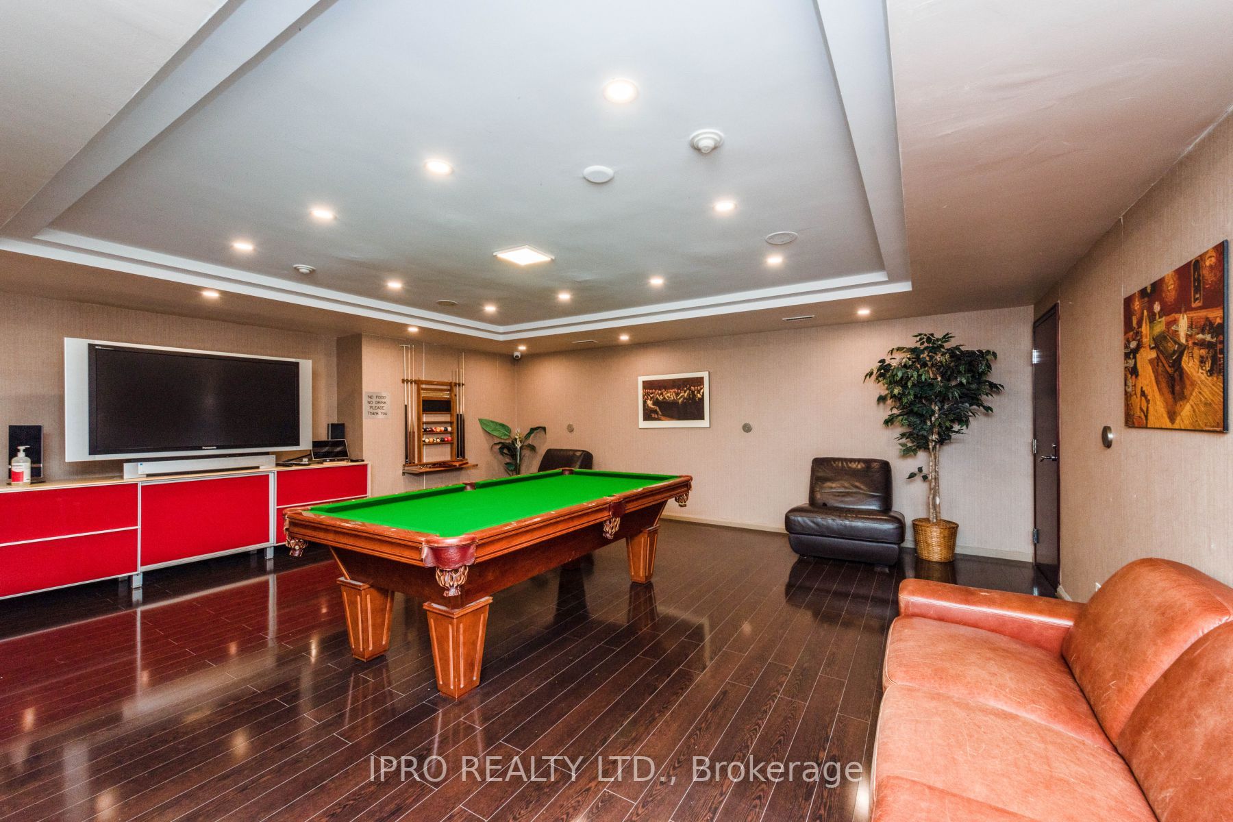 3939 Duke Of York Blvd, #3207