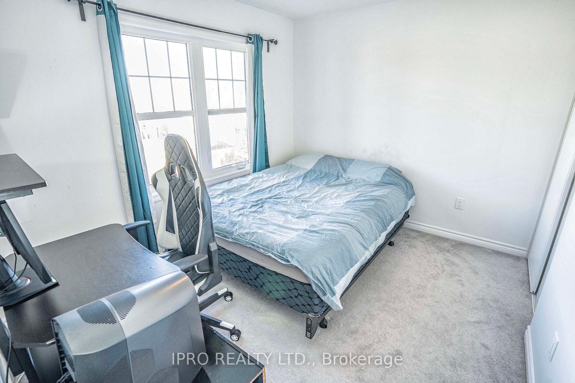 1541 Gainer Cres
