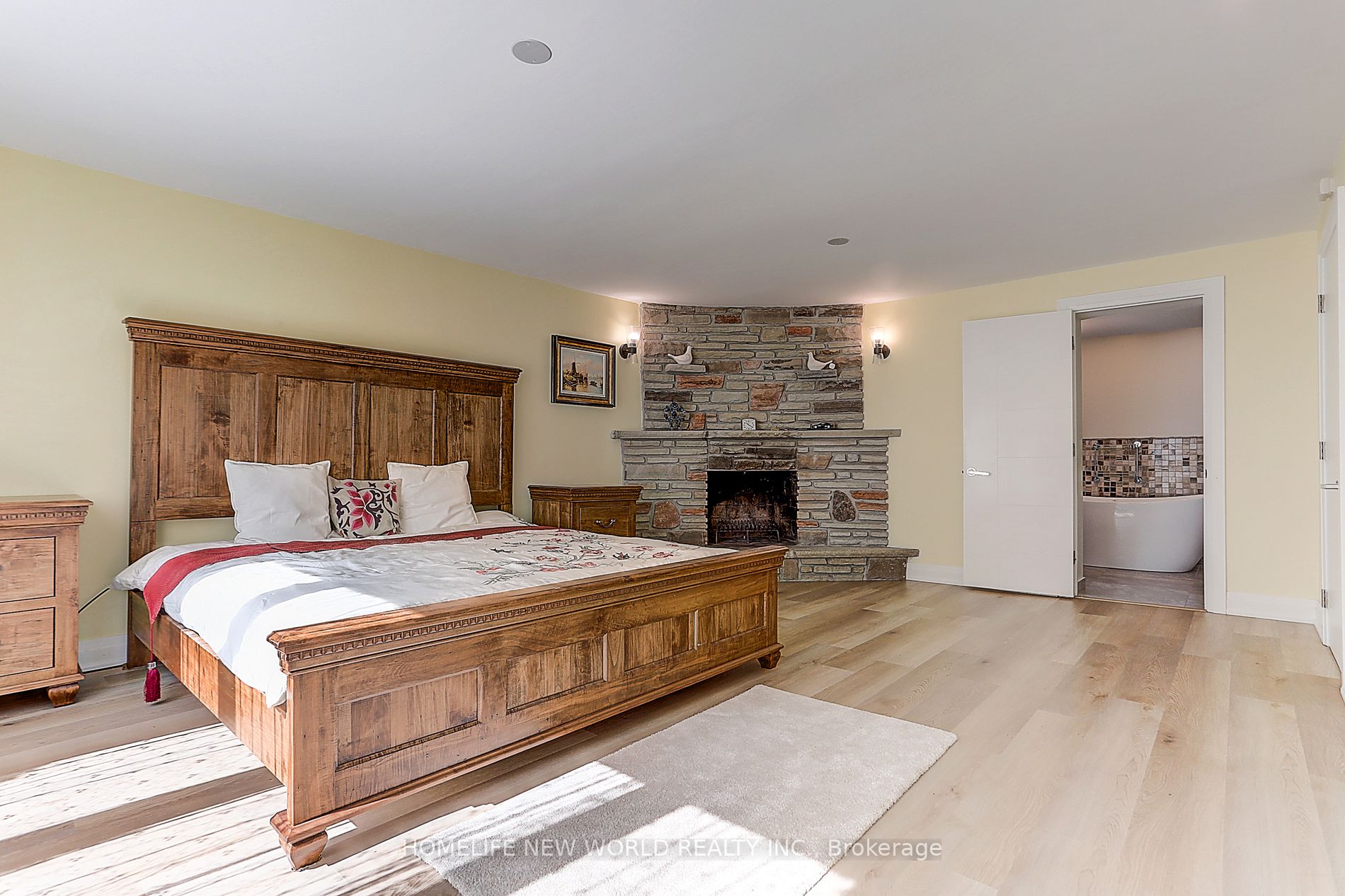 3287 Flanagan Cres