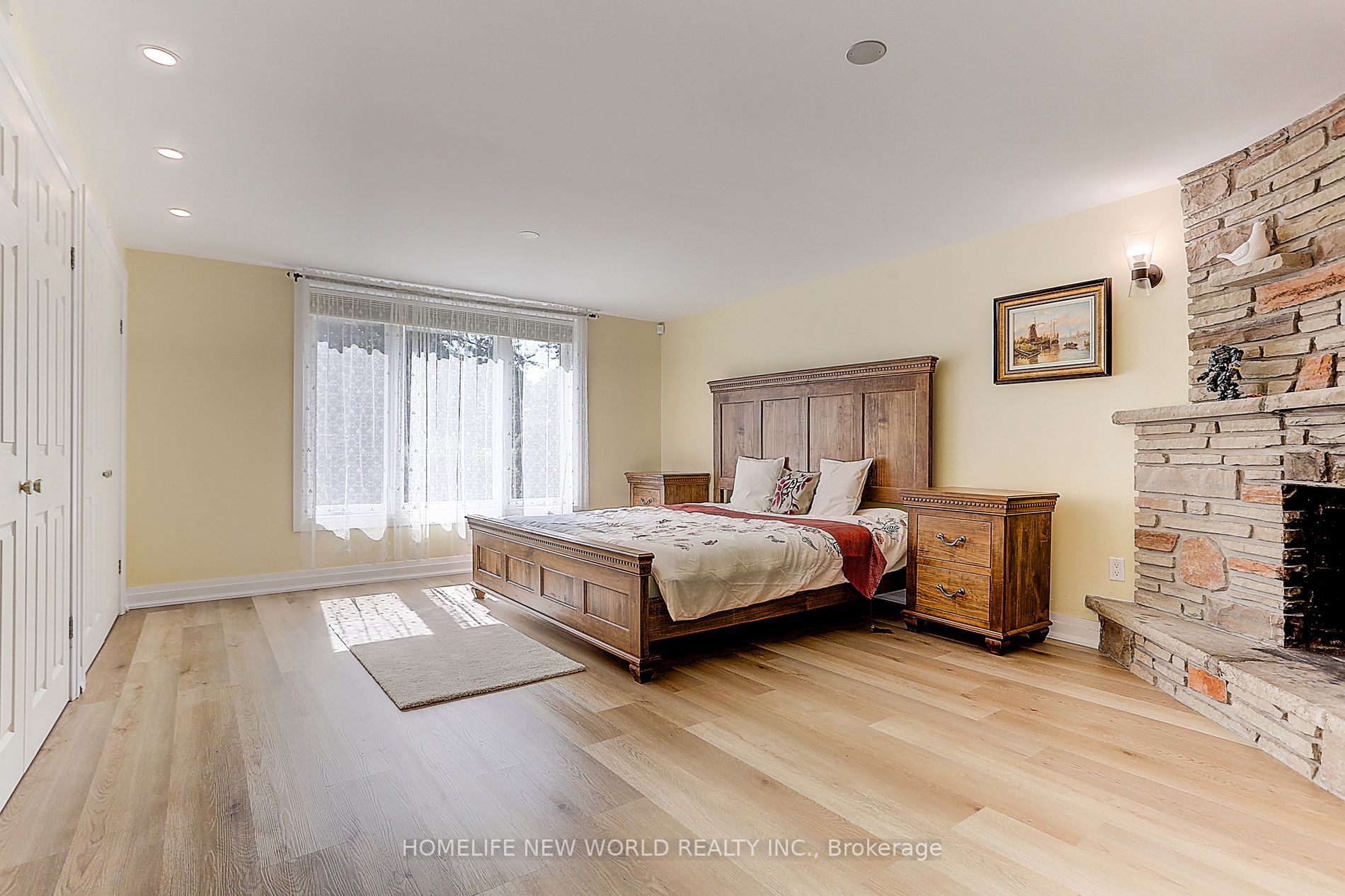 3287 Flanagan Cres
