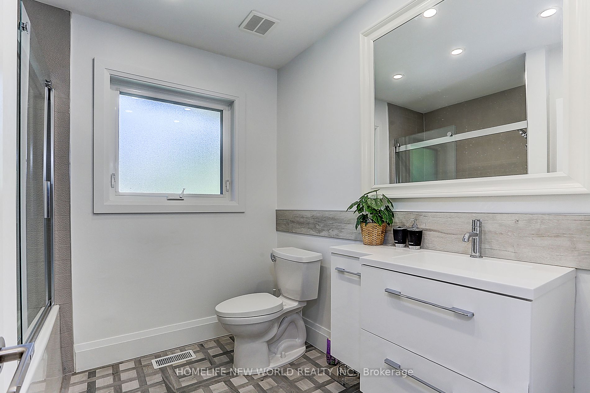 3287 Flanagan Cres