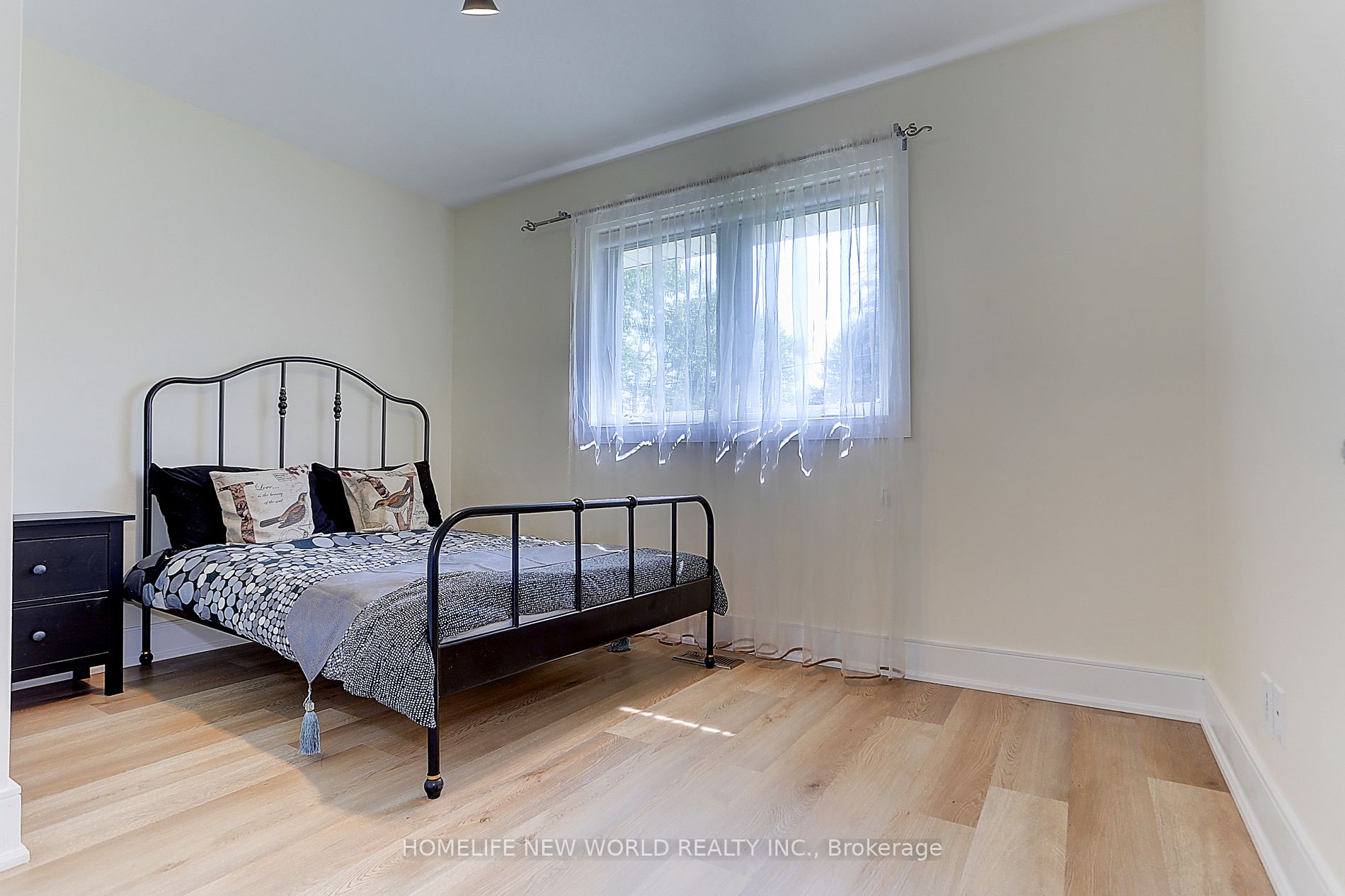 3287 Flanagan Cres