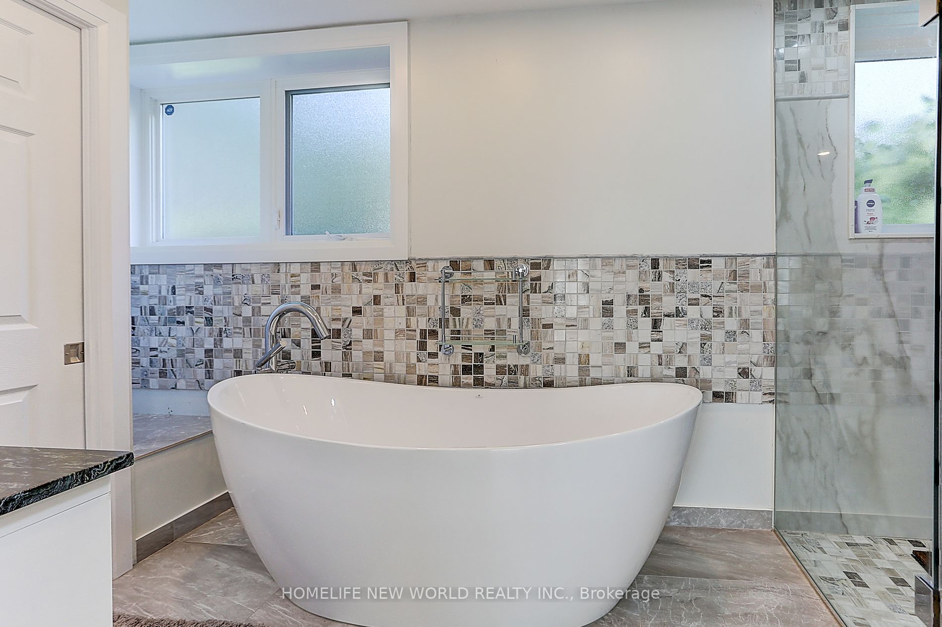 3287 Flanagan Cres