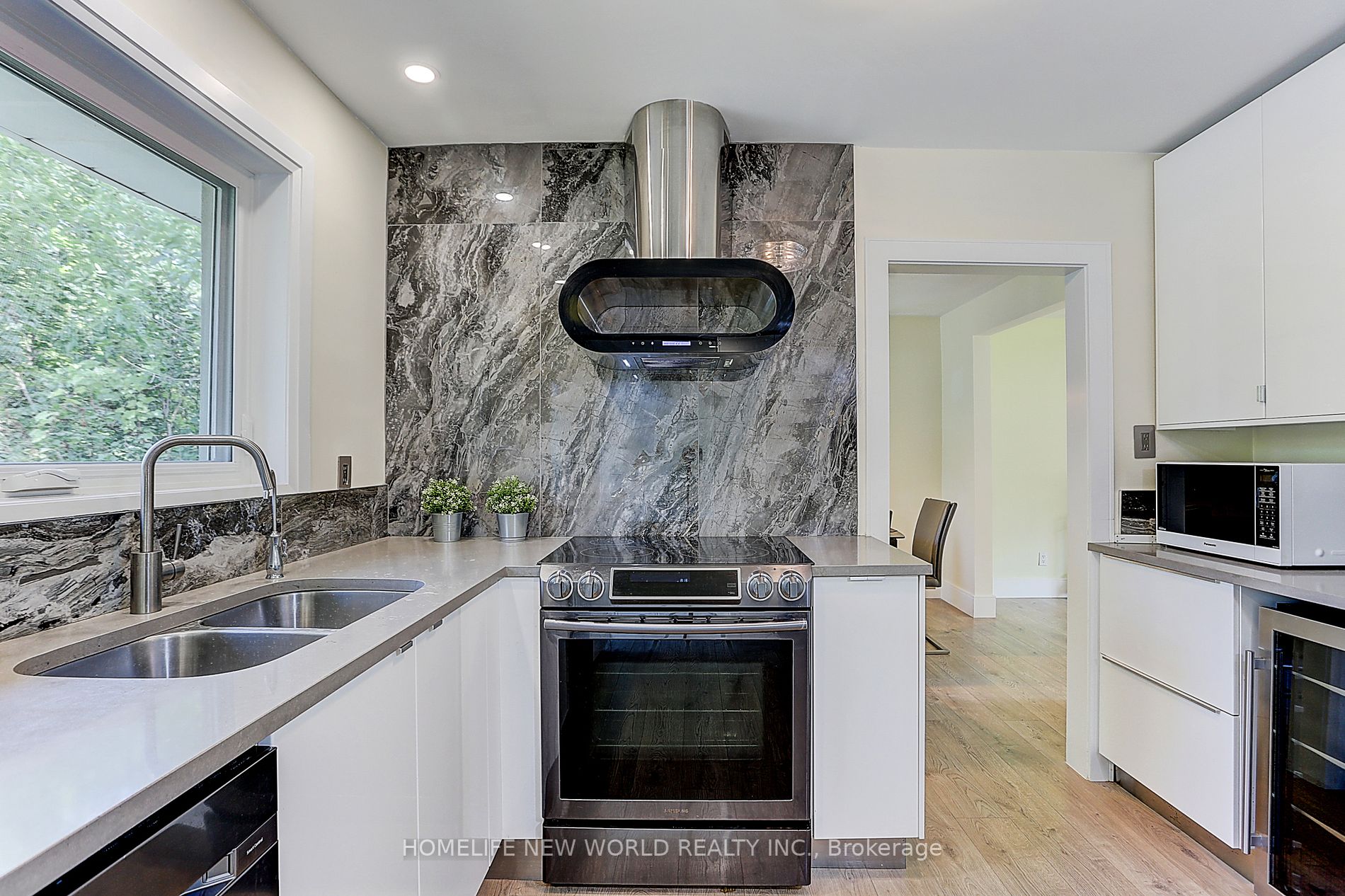 3287 Flanagan Cres