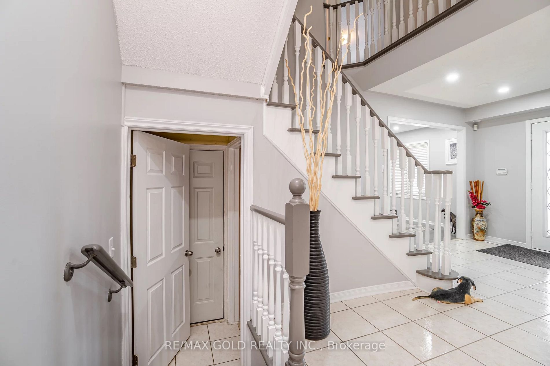 34 Alfredo Ave