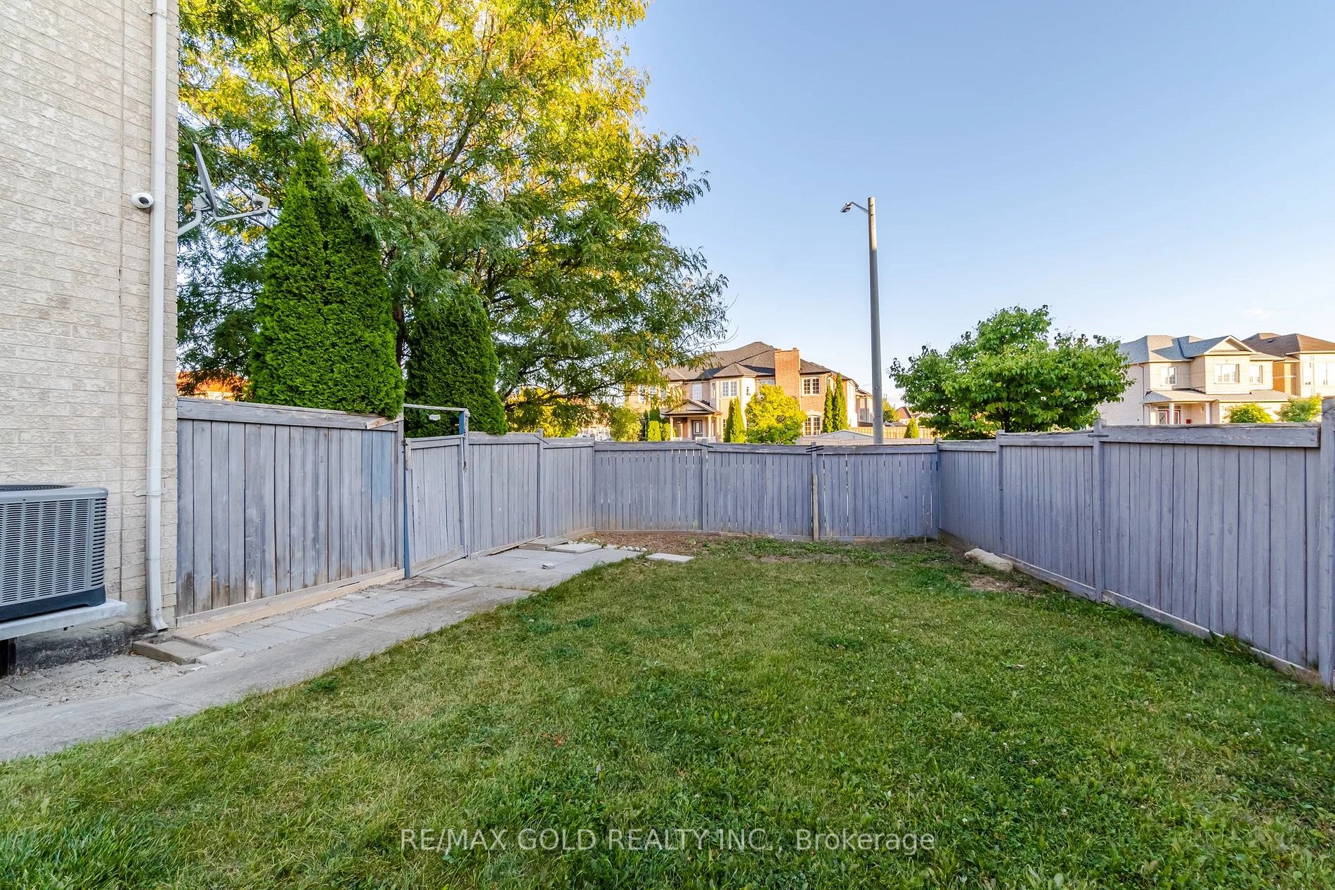 34 Alfredo Ave