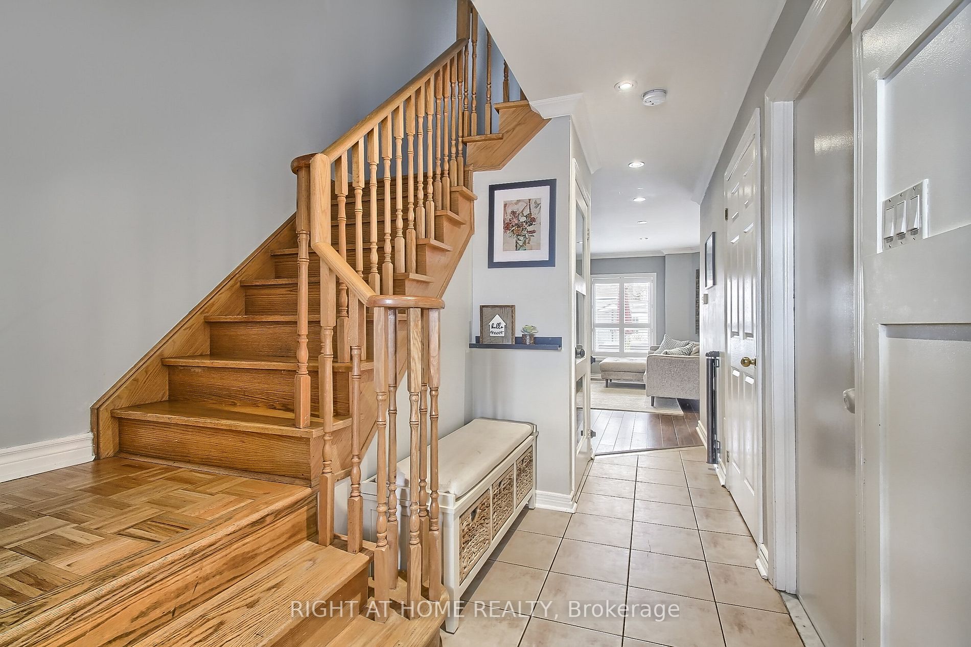 6 Manorwood Crt