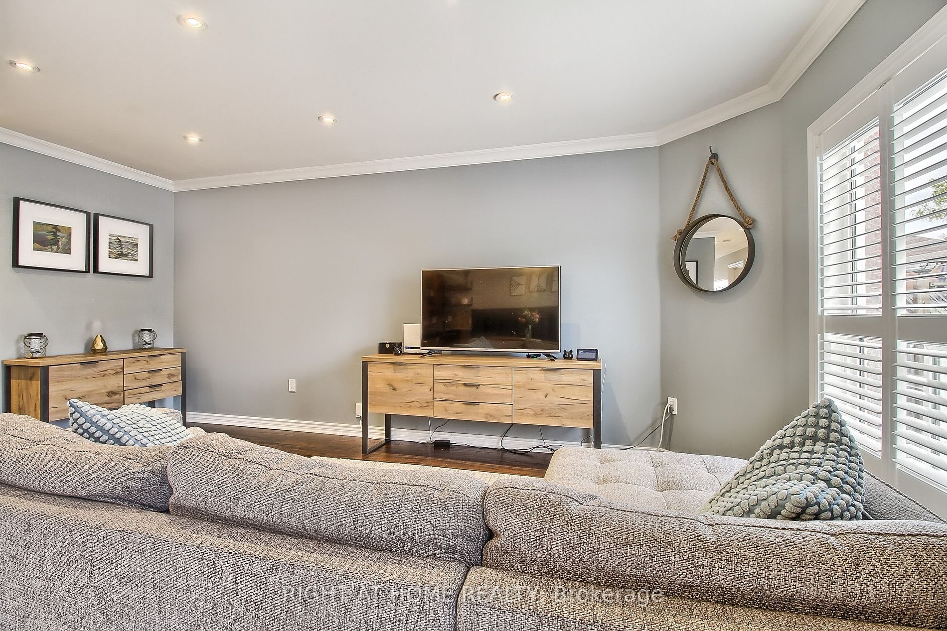 6 Manorwood Crt