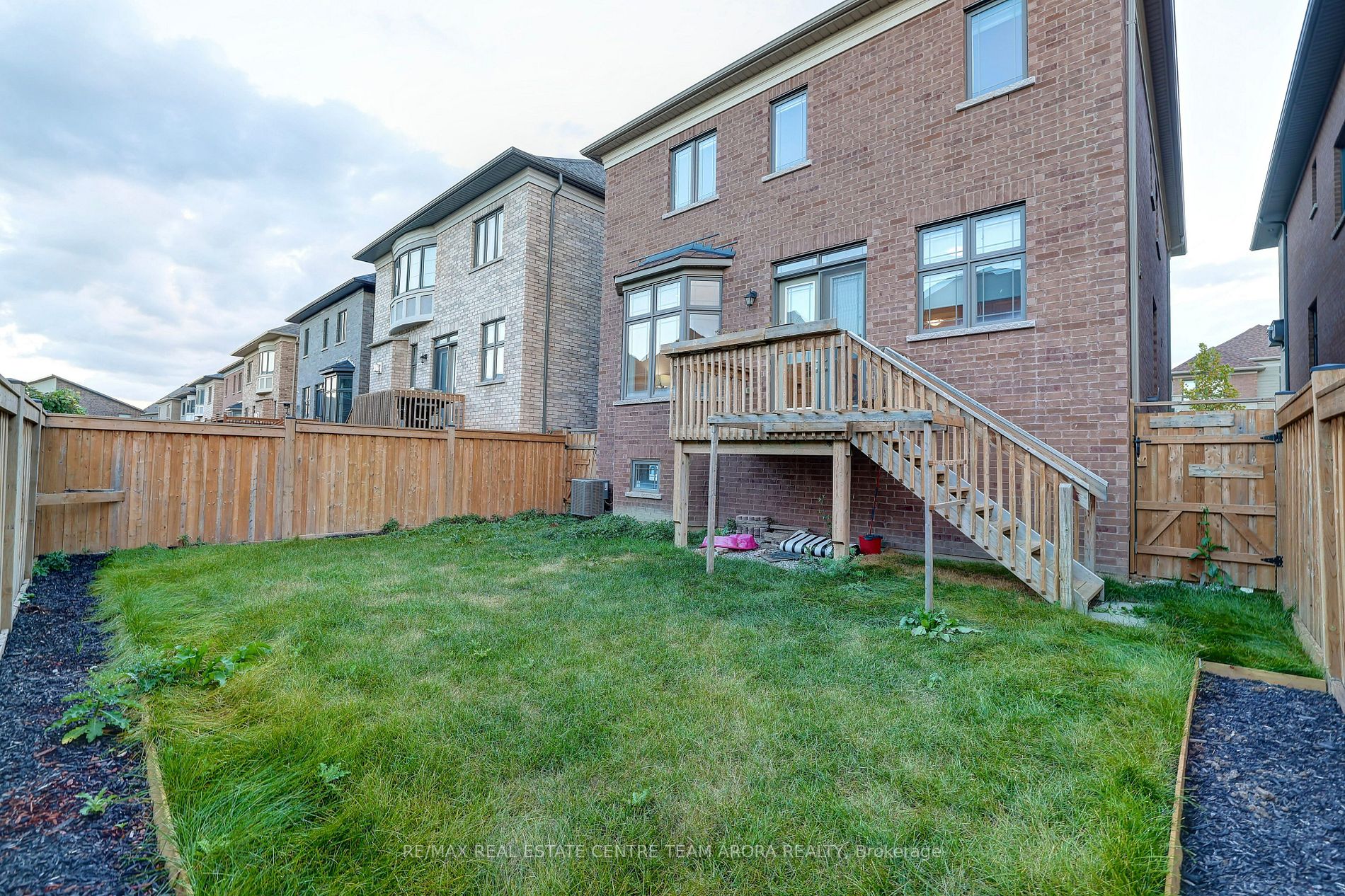18 Lyle Way