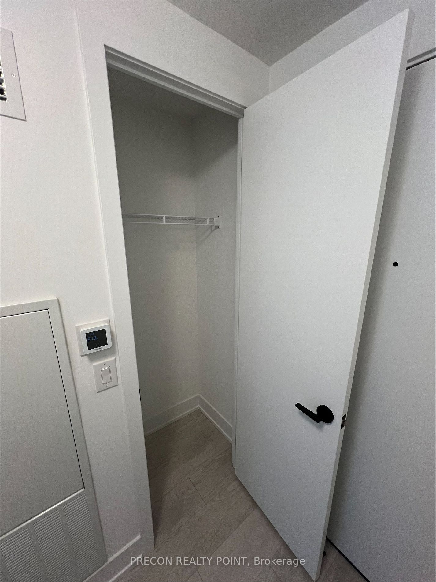 2450 Old Bronte Road, #319