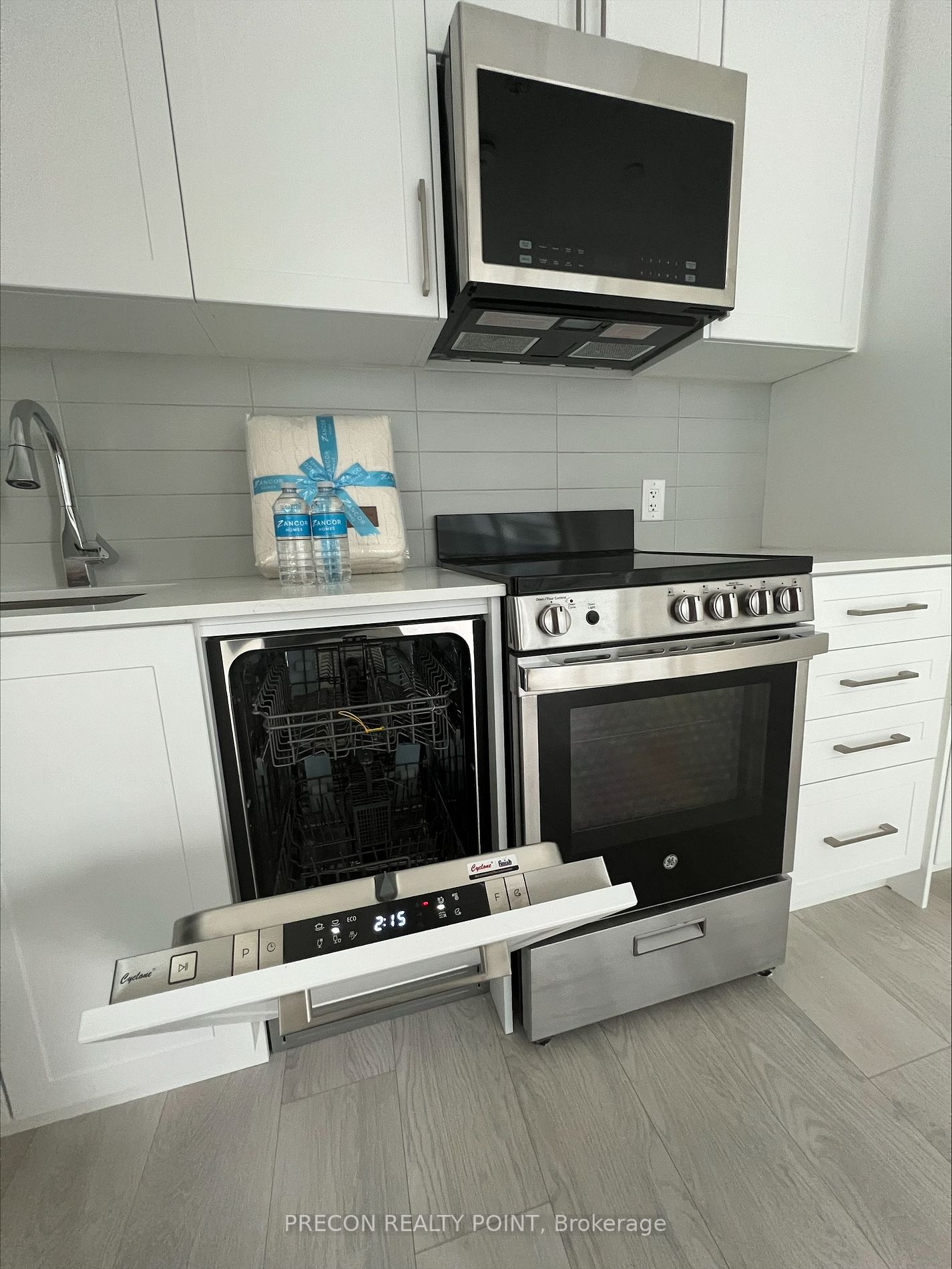 2450 Old Bronte Road, #319