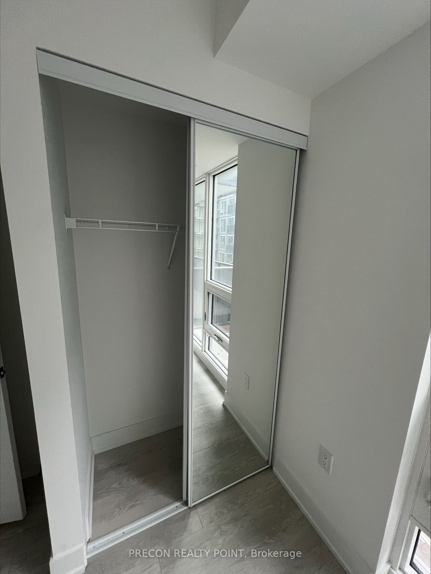 2450 Old Bronte Road, #319