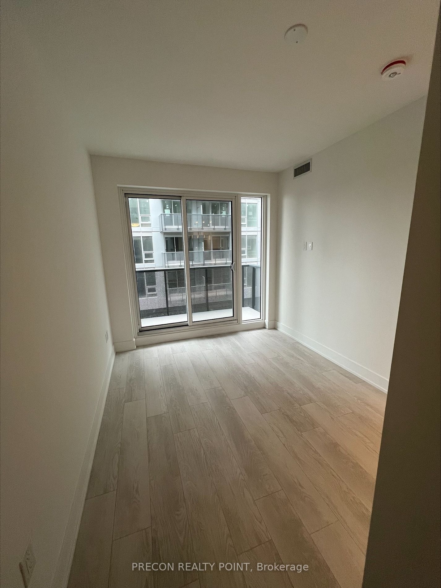 2450 Old Bronte Road, #319