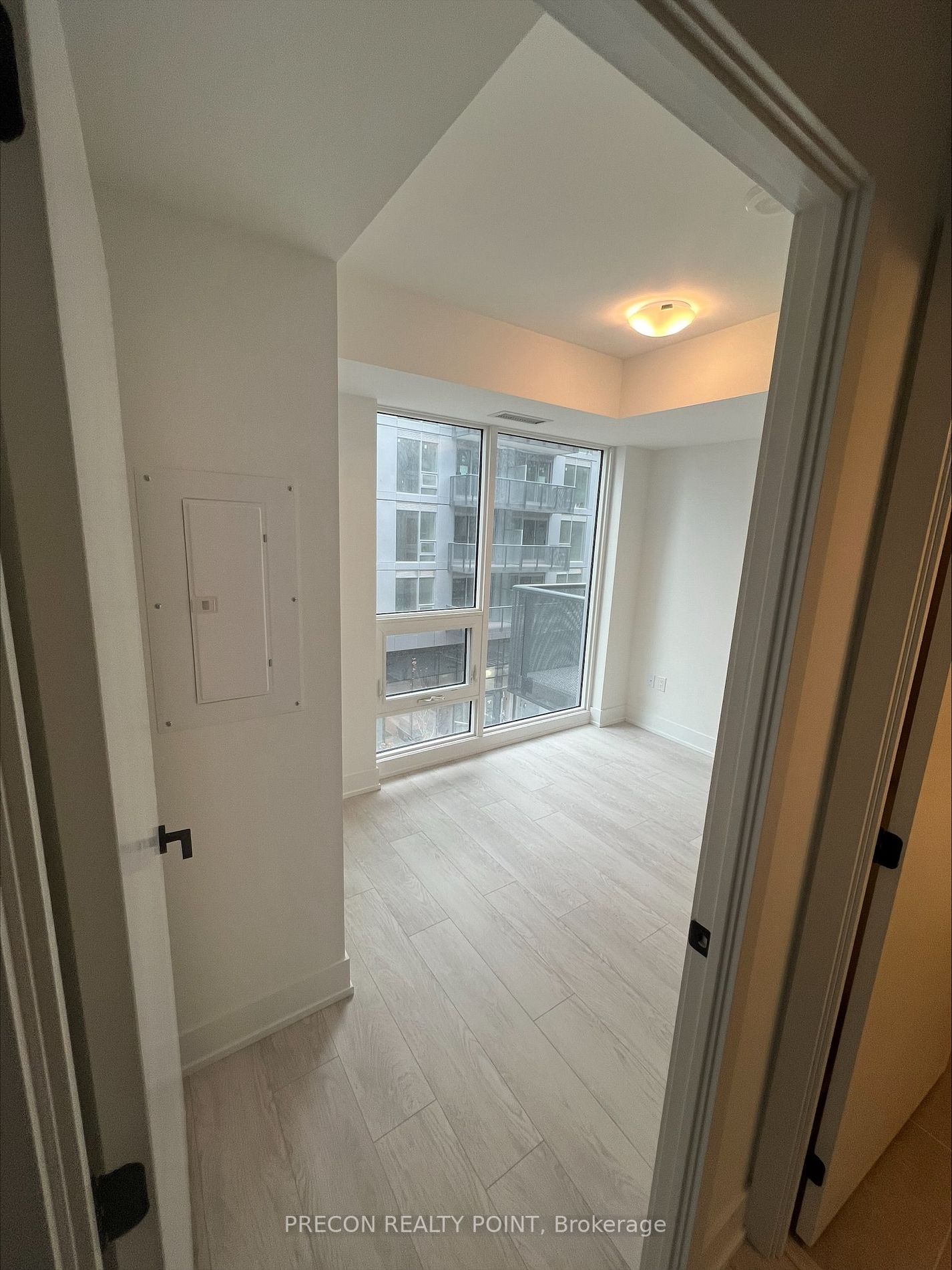 2450 Old Bronte Road, #319