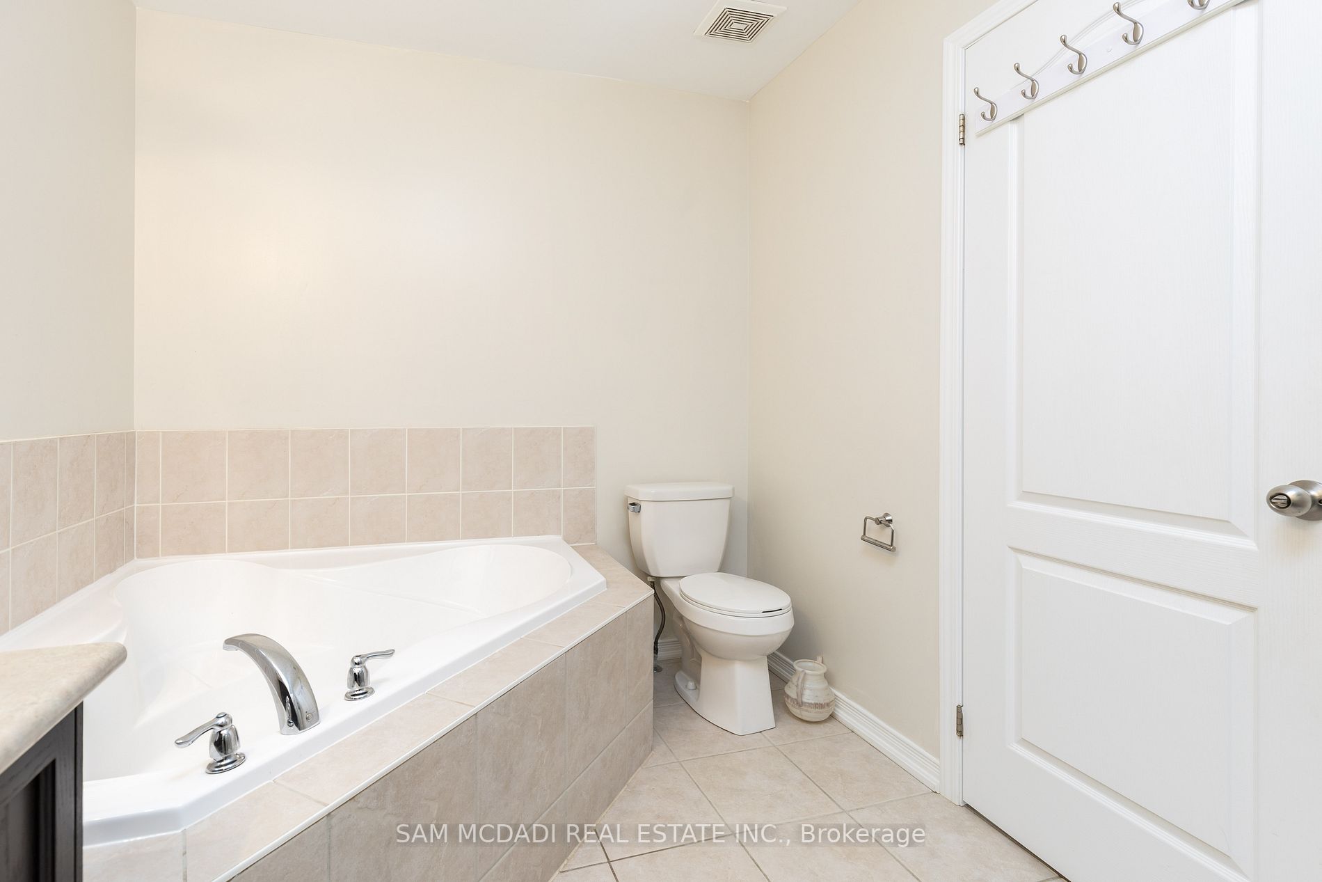 651 Farmstead Dr, #53