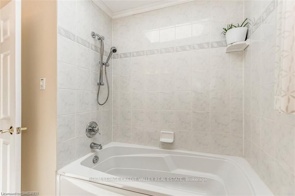 152 Cornwall Hts