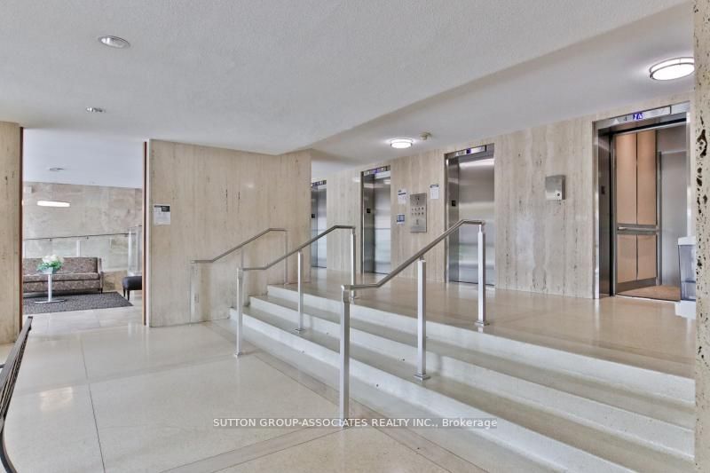155 Marlee Ave, #1606