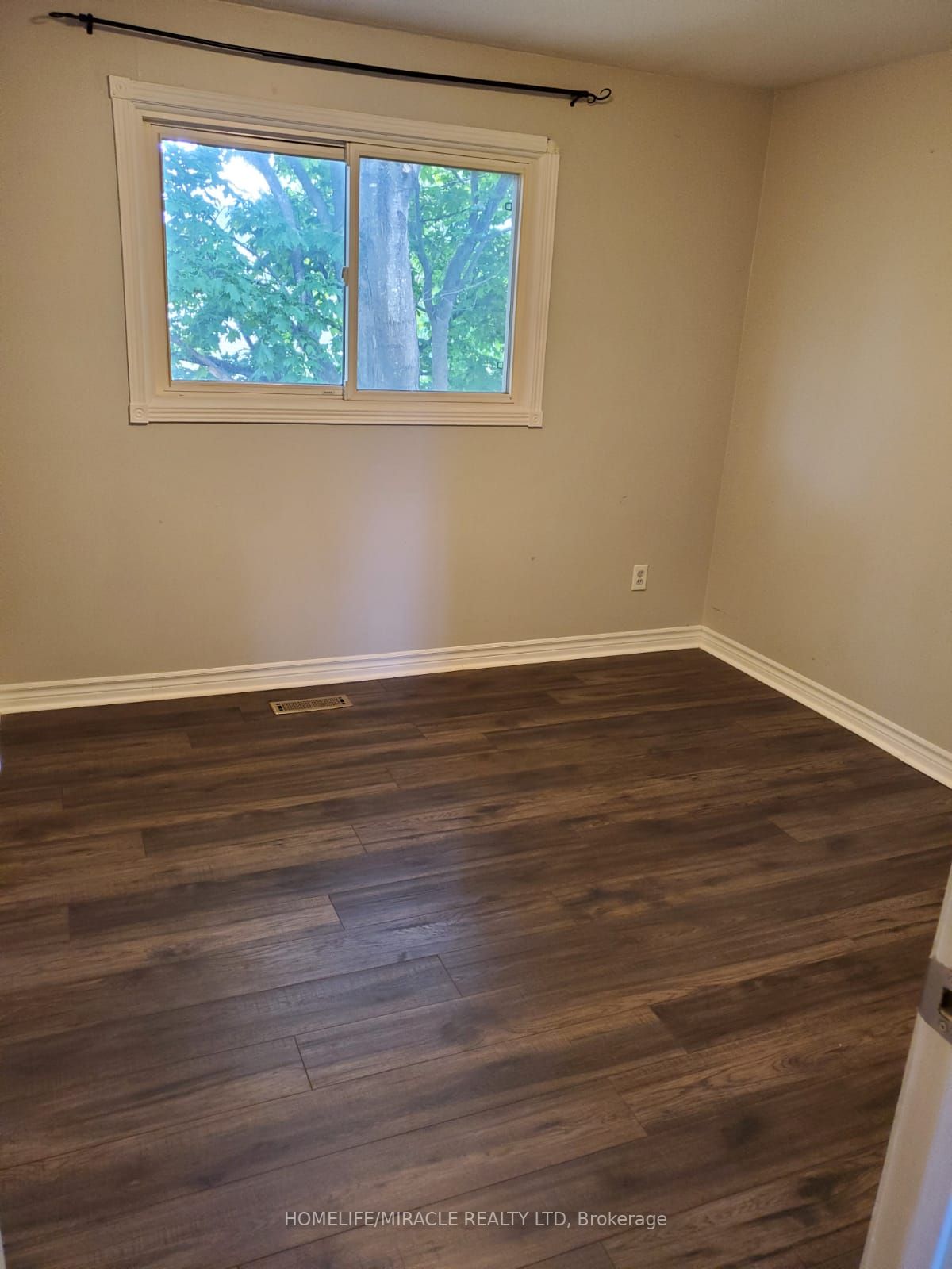24 Karen Crt