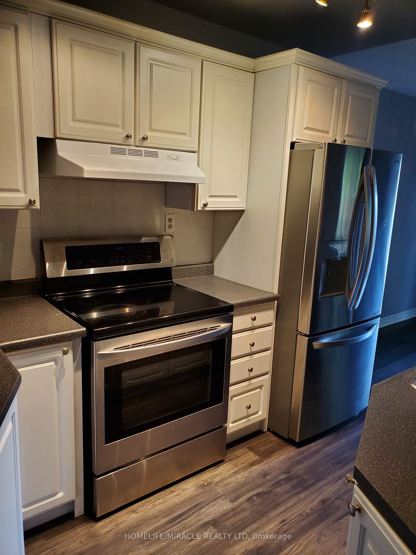 24 Karen Crt