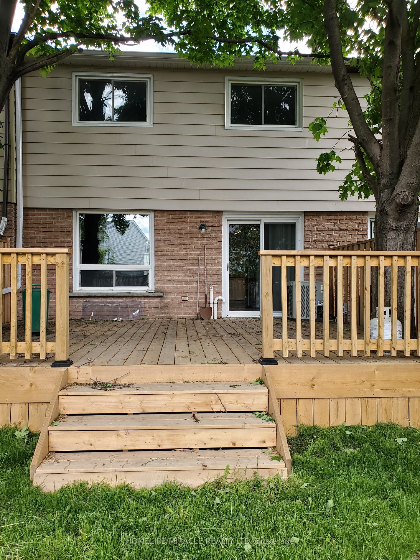 24 Karen Crt