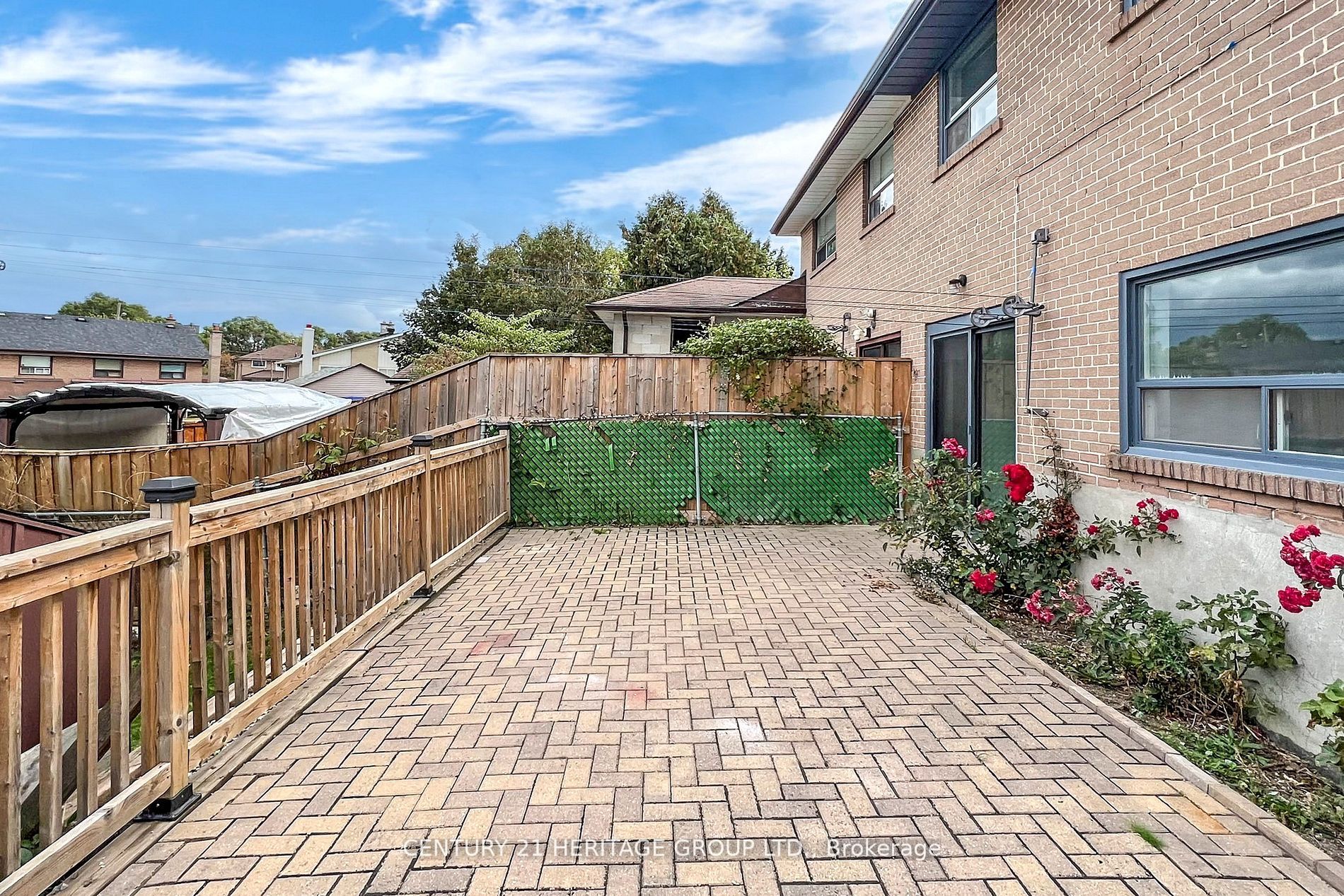 22 Azalea Crt