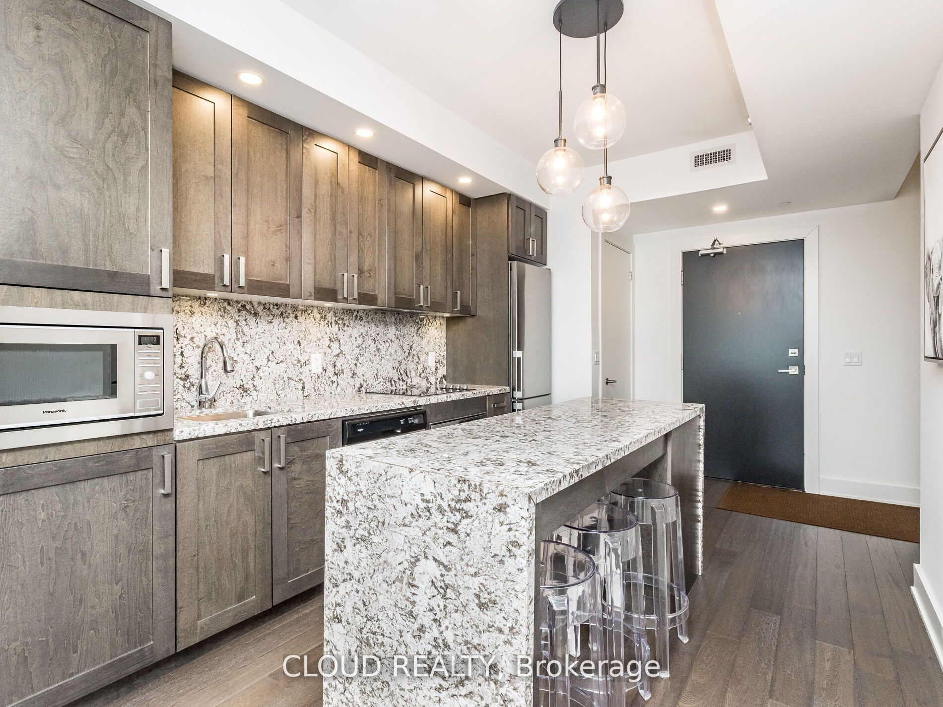 5220 Dundas Street, #D620
