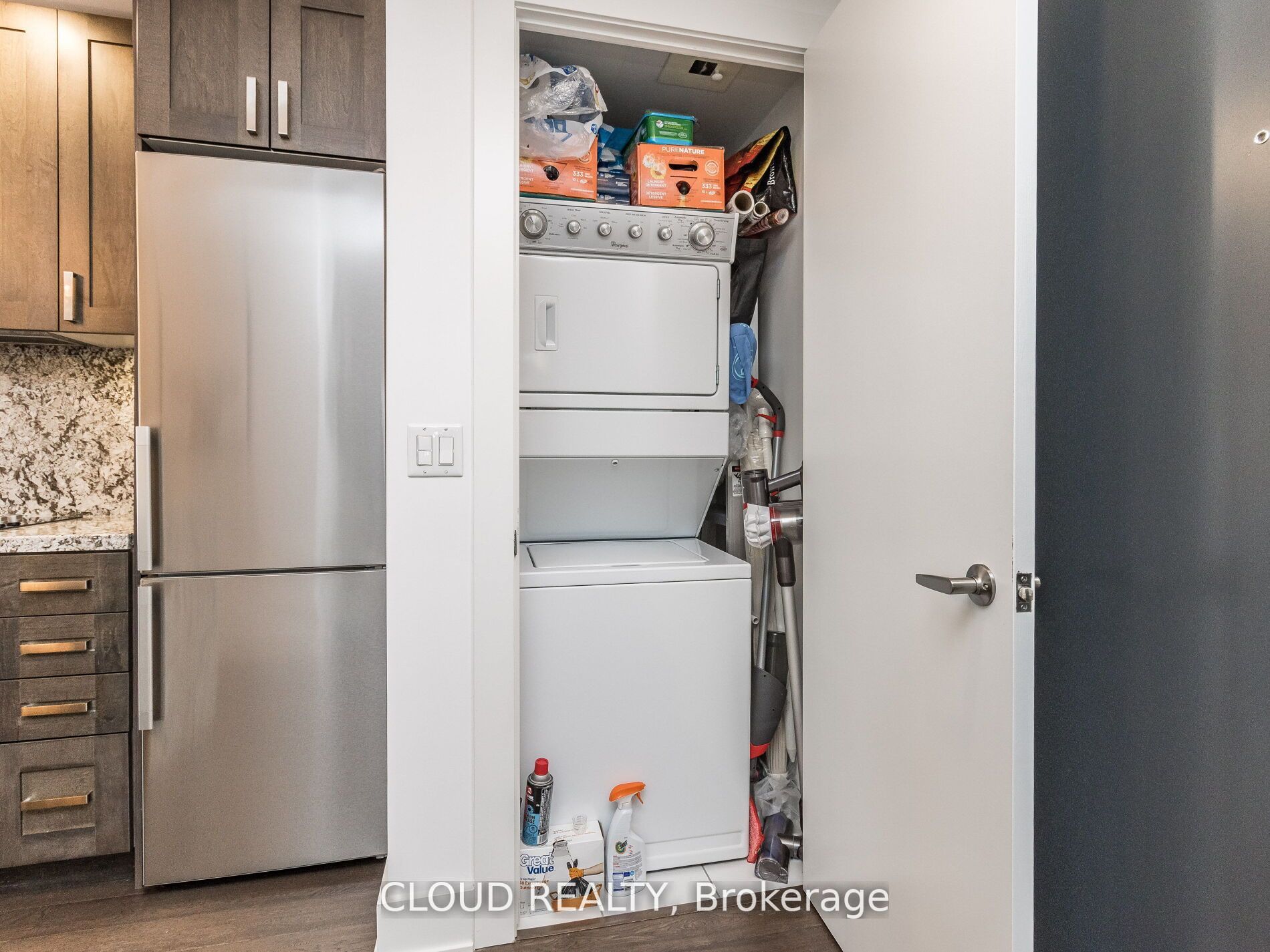 5220 Dundas Street, #D620