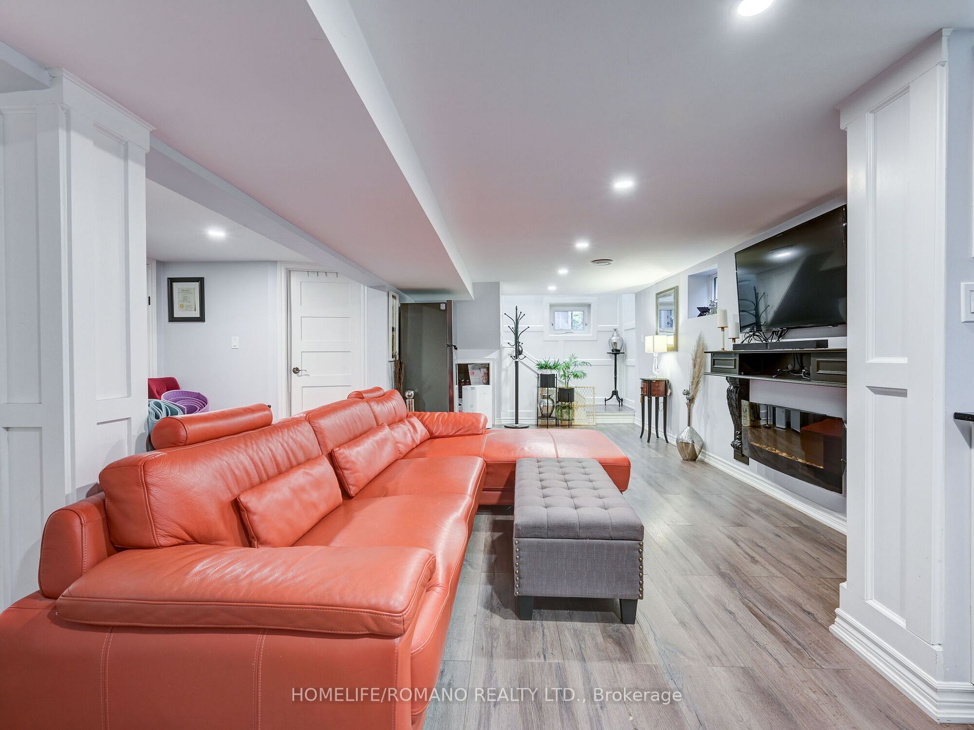 196 King St
