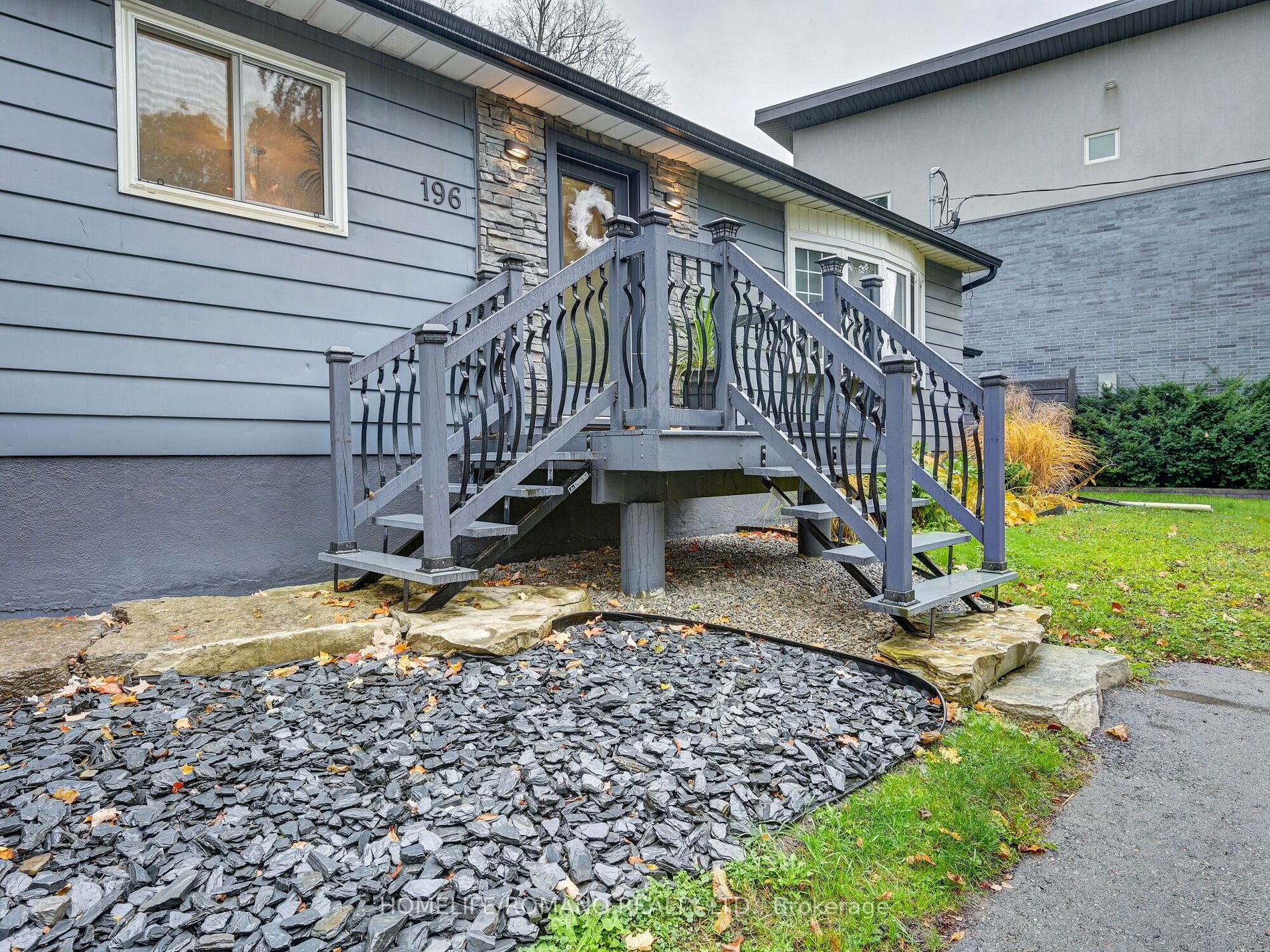 196 King St