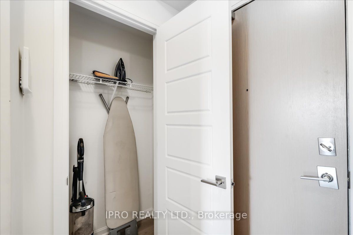 3028 Creekshore Common, #111