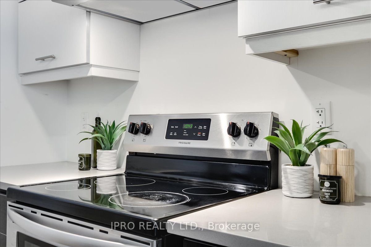 3028 Creekshore Common, #111