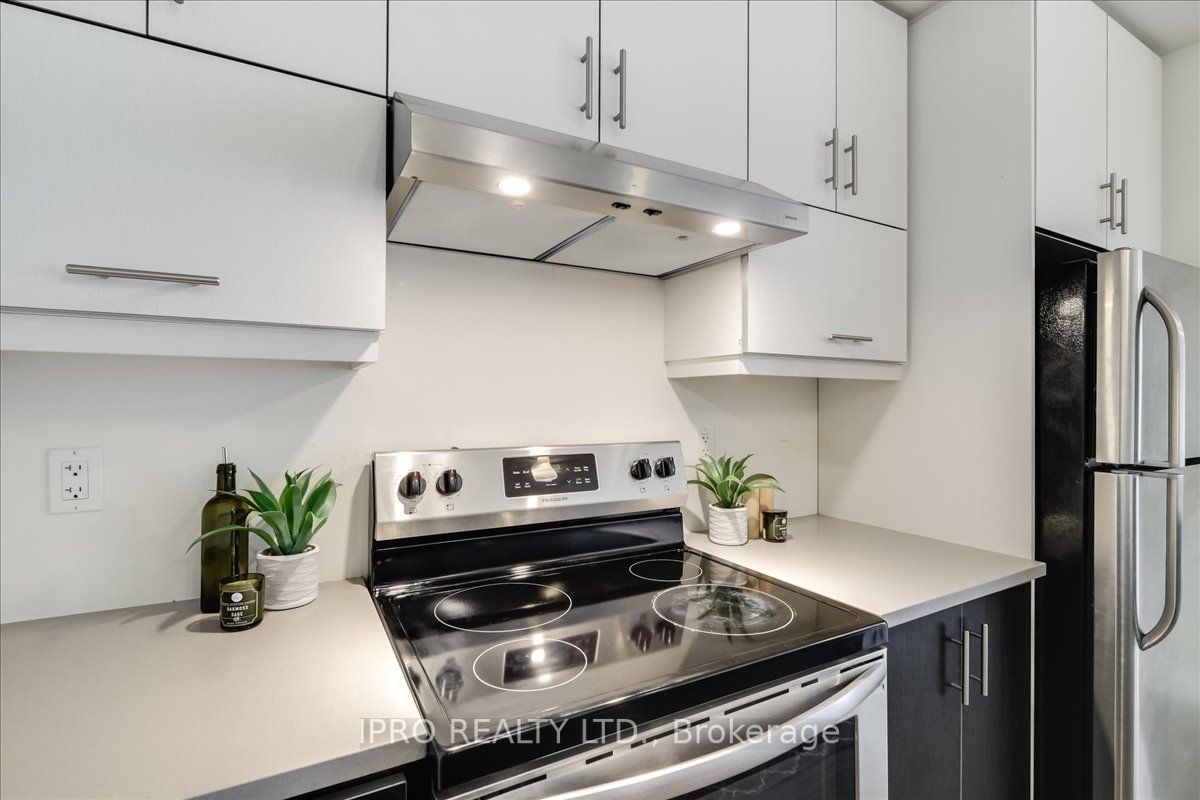 3028 Creekshore Common, #111