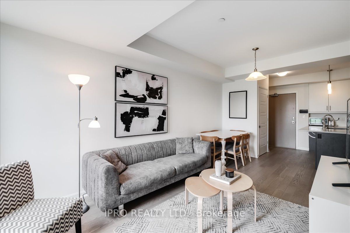3028 Creekshore Common, #111