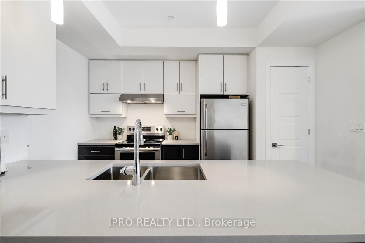 3028 Creekshore Common, #111