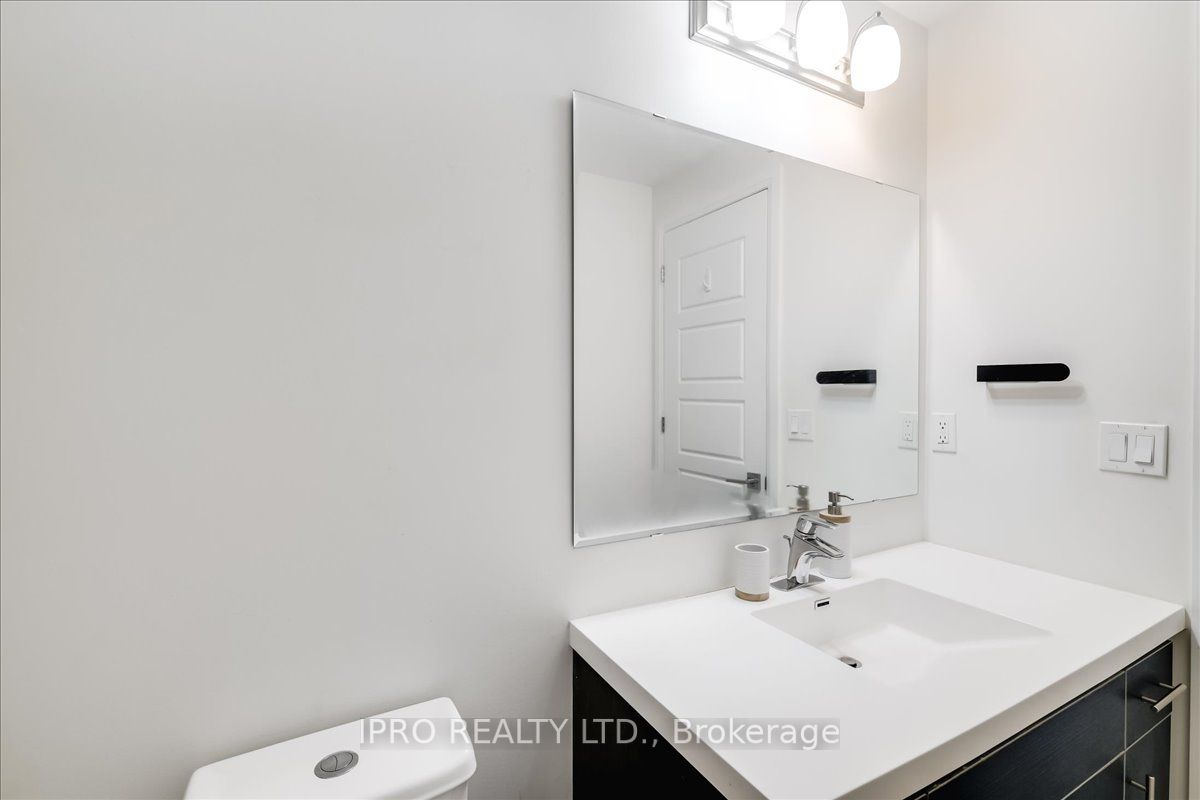 3028 Creekshore Common, #111