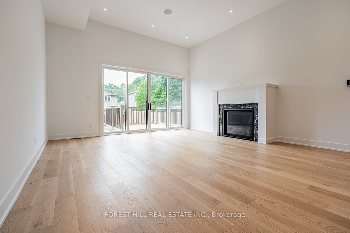 1040 Enola Ave