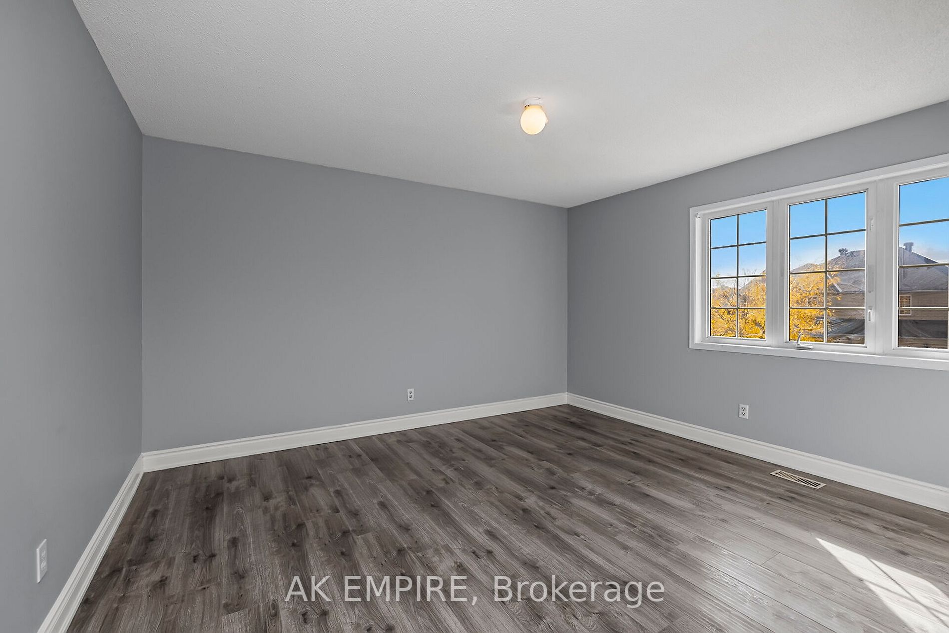 3 Maple Beach Cres