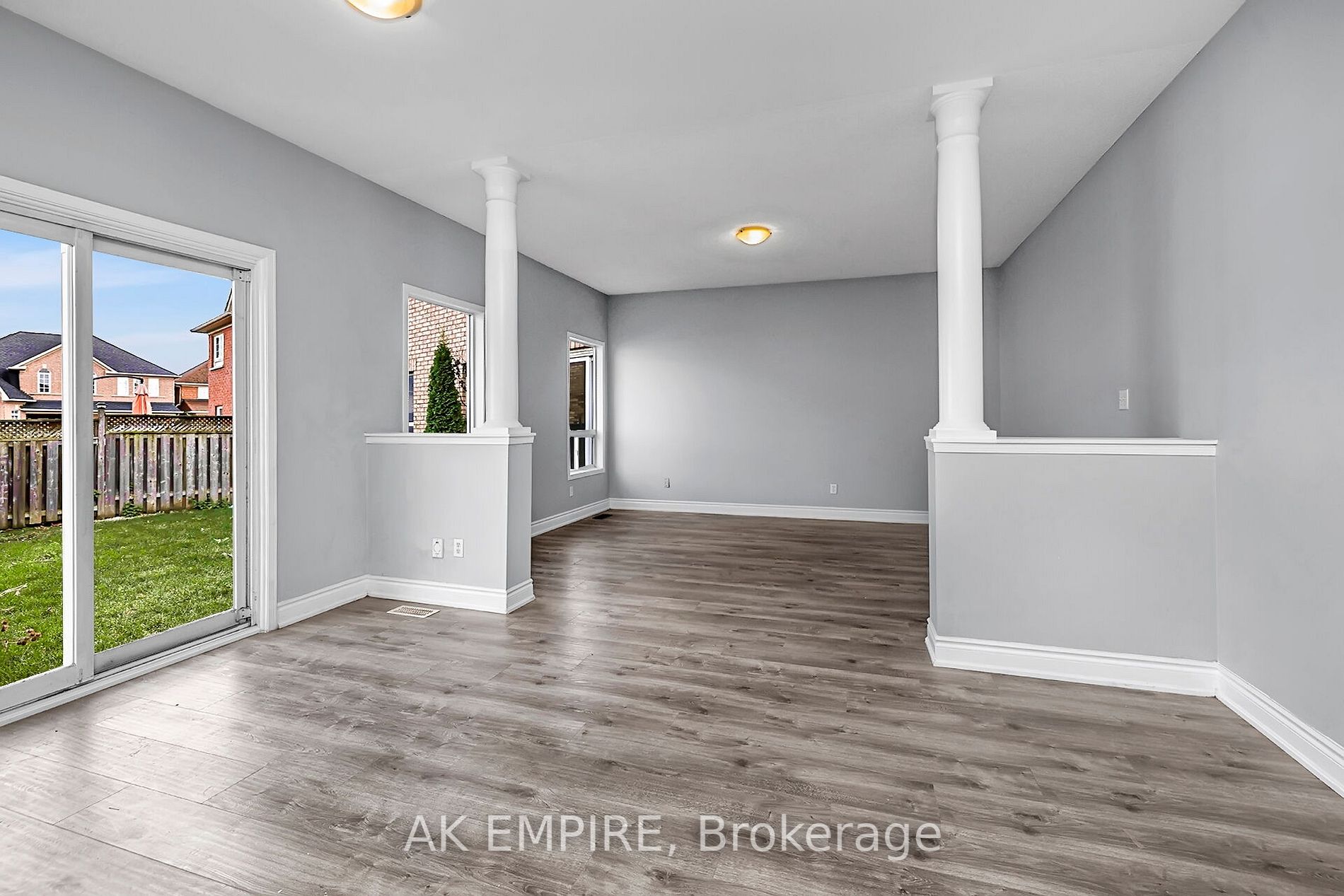 3 Maple Beach Cres