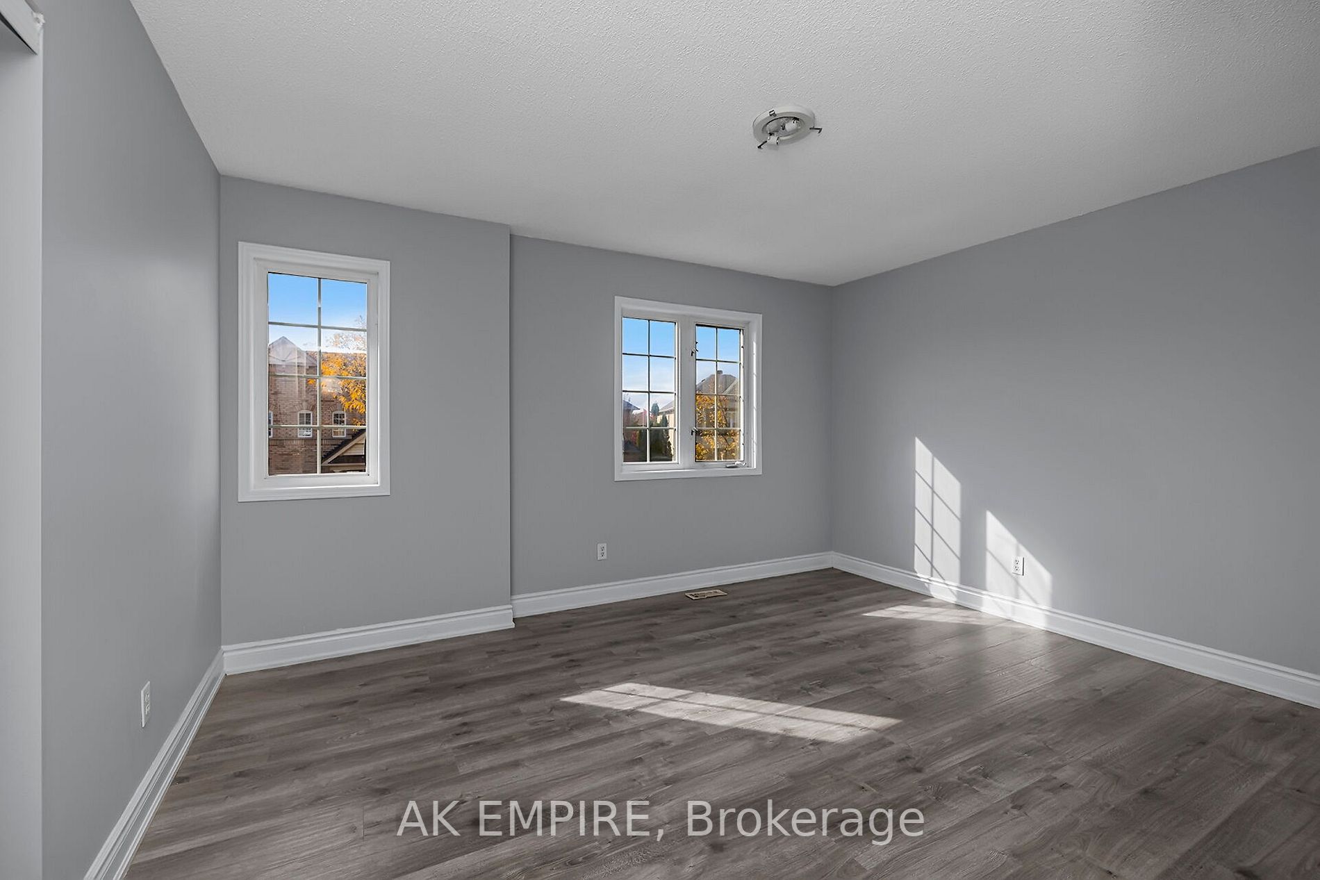 3 Maple Beach Cres