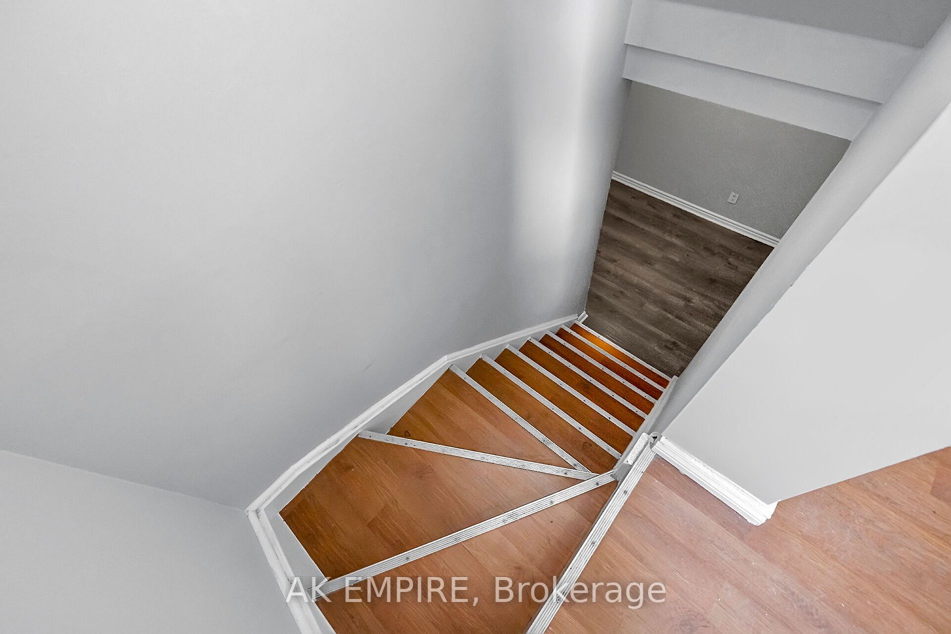 3 Maple Beach Cres