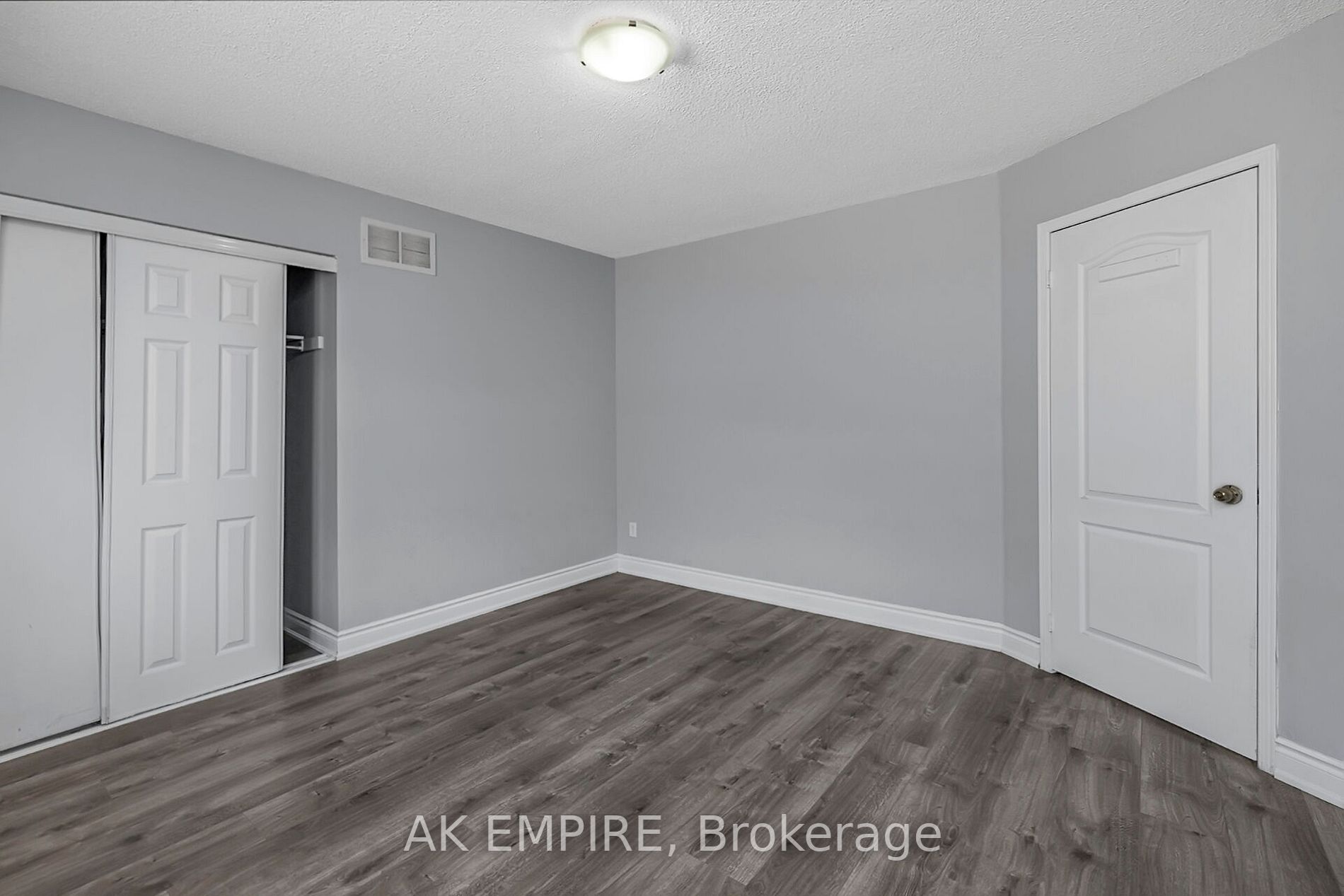 3 Maple Beach Cres