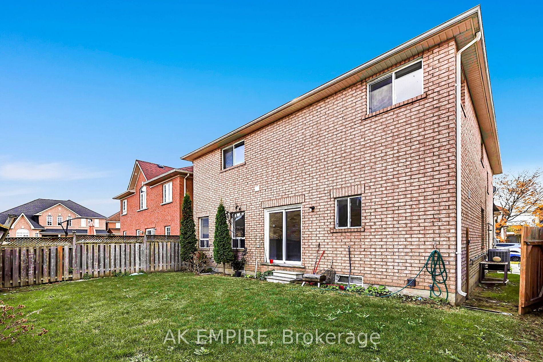 3 Maple Beach Cres