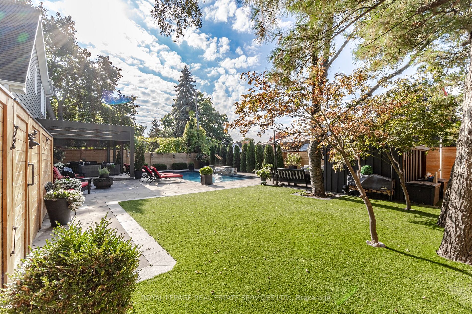 818 Whitney Dr