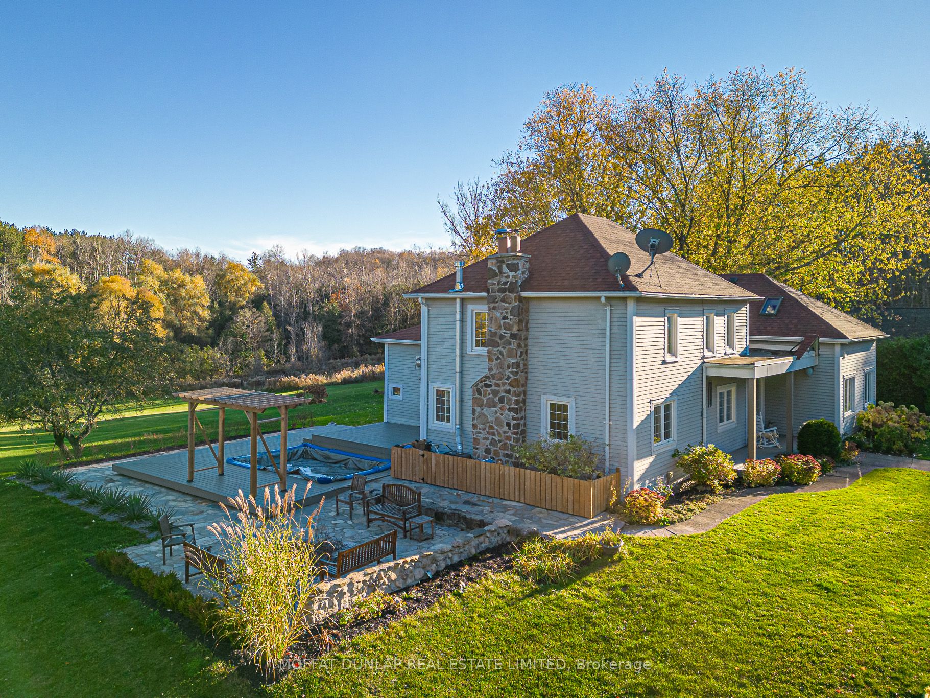 7699 Patterson Sideroad