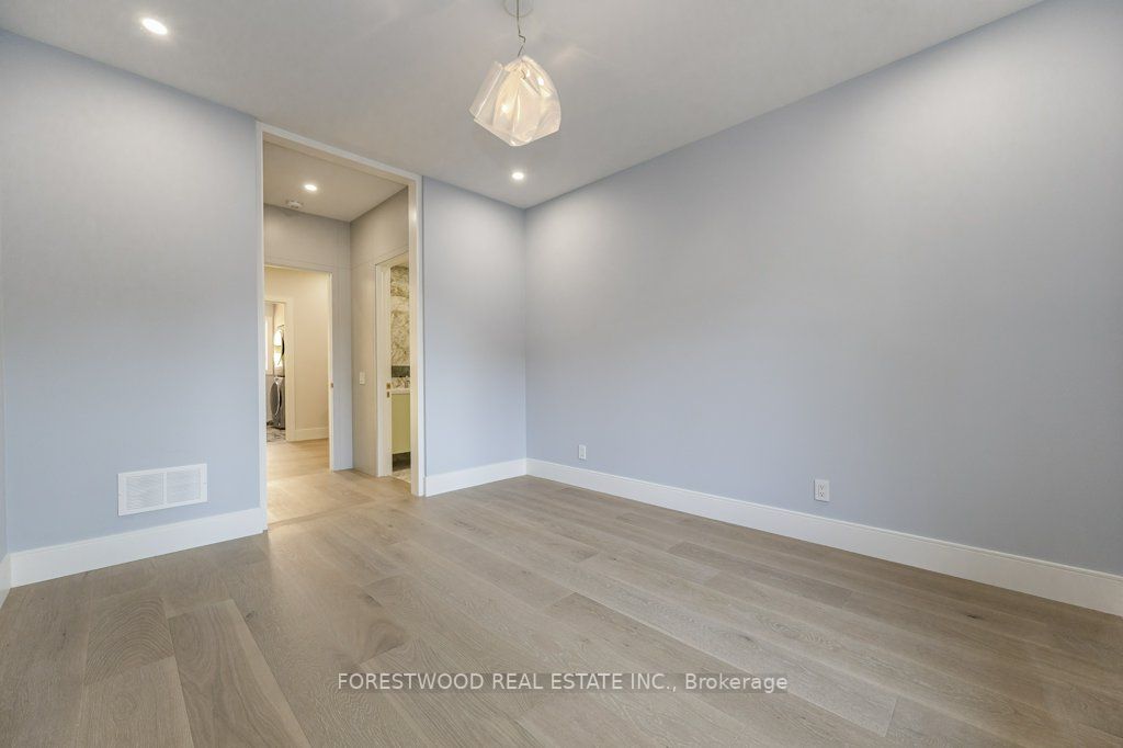 47 Ambleside Ave