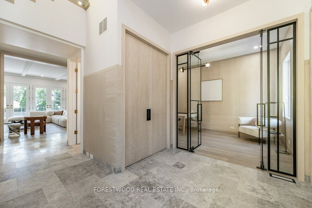 47 Ambleside Ave
