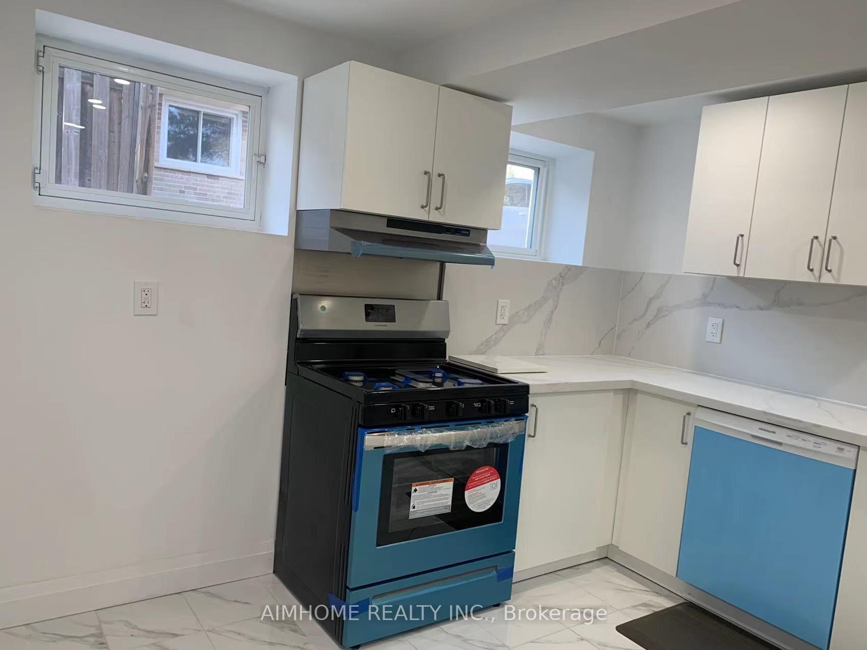 1321 Redbank Cres, #Lower