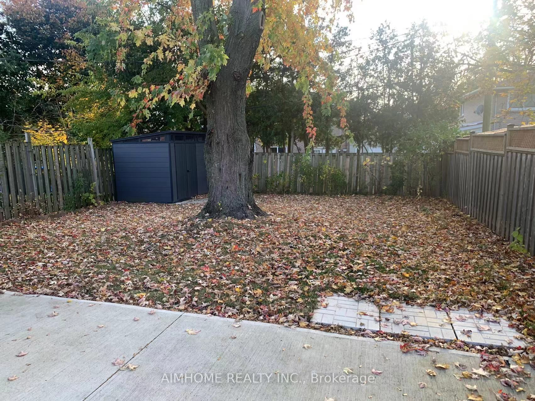 1321 Redbank Cres, #Lower