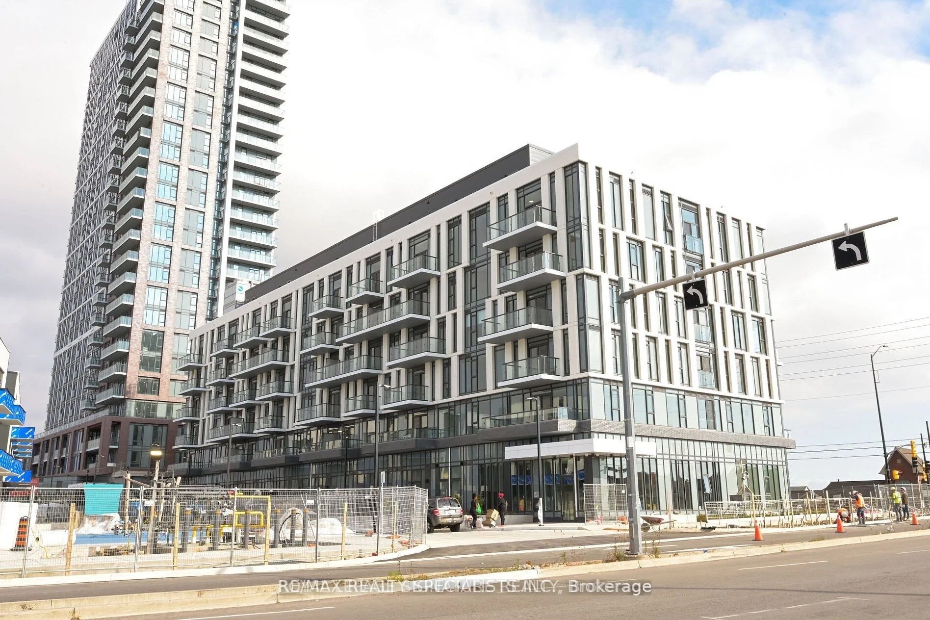 10 Lagerfeld Dr, #214